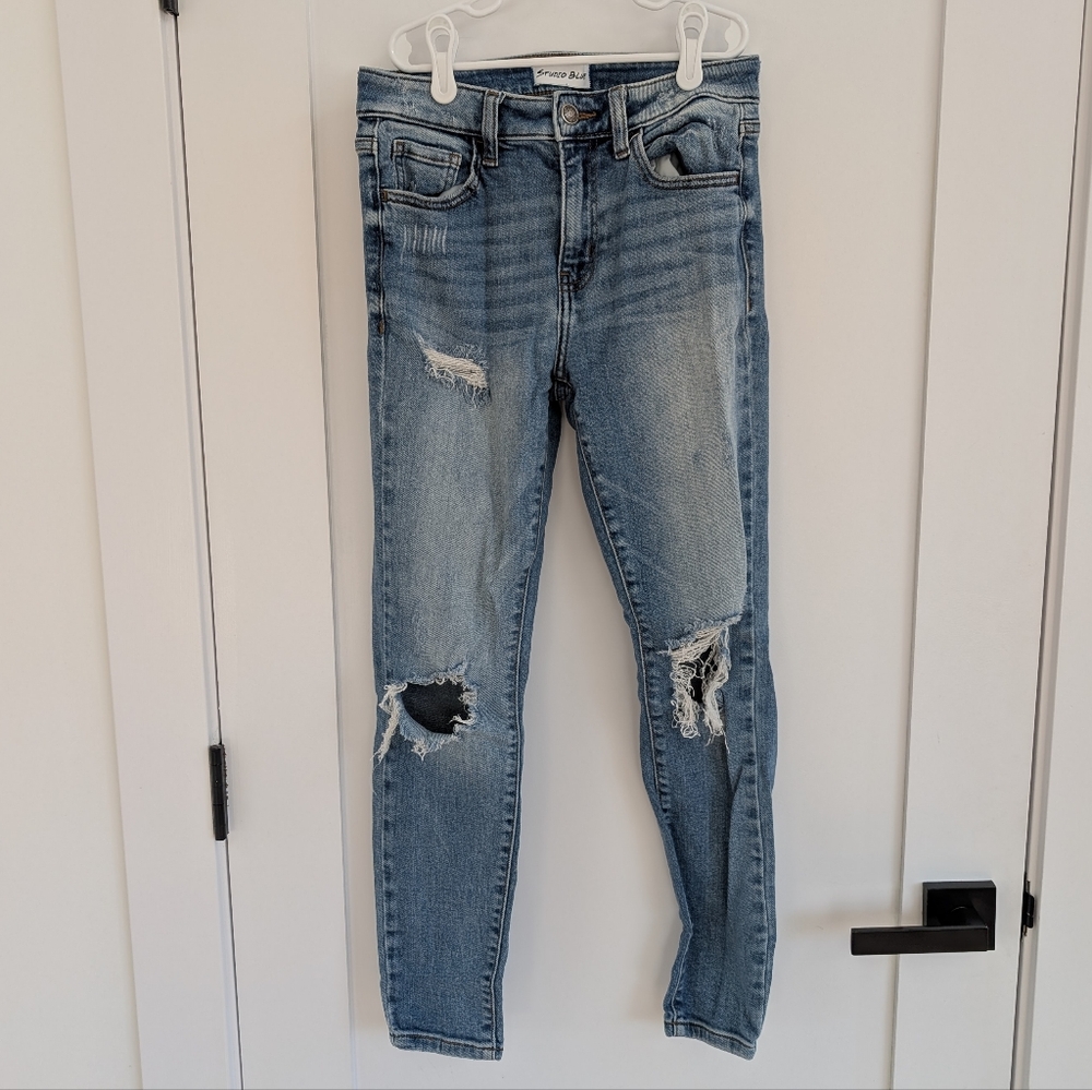 Distressed Light Blue Women’s Skinny Jeans